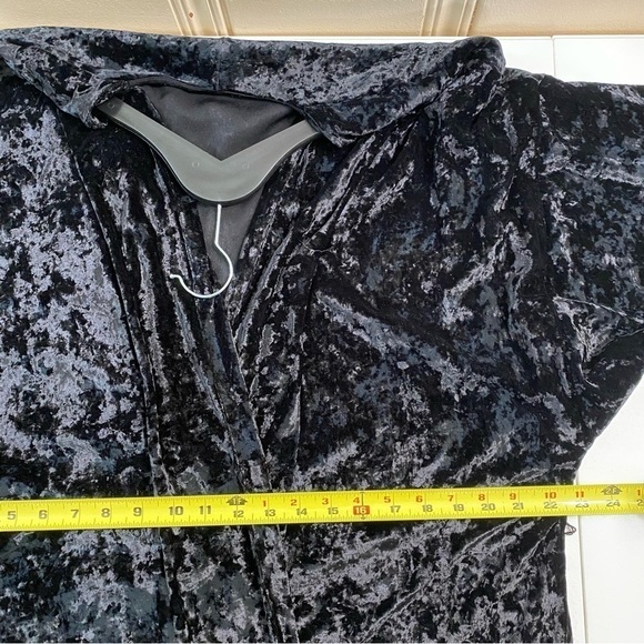 Free People Womens Black Velvet Robe size Small - Picture 9 of 12